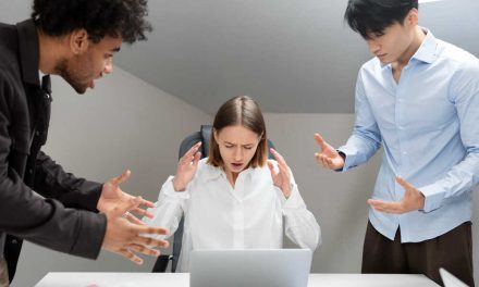 Strategi Mengelola Konflik Dalam Lingkungan Kerja