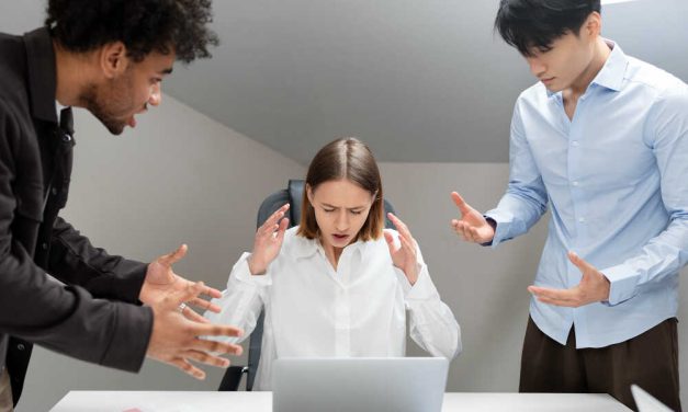 Strategi Mengelola Konflik Dalam Lingkungan Kerja