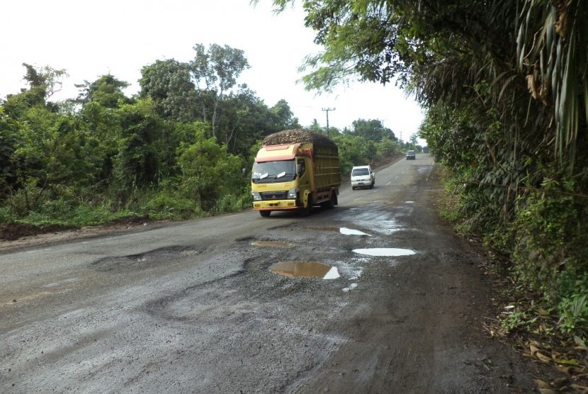 Tantangan Dan Solusi Pemeliharaan Jalan Lintas Sumatera