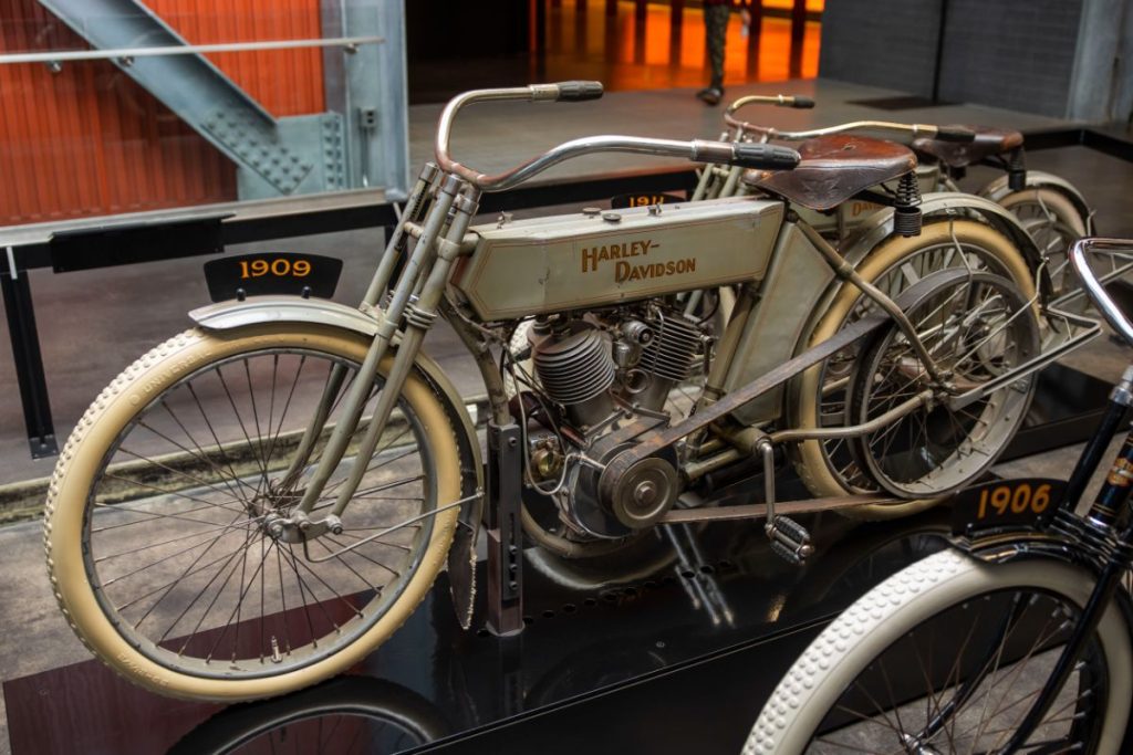 Sejarah Dan Evolusi Motor Harley-Davidson Yang Legendaris