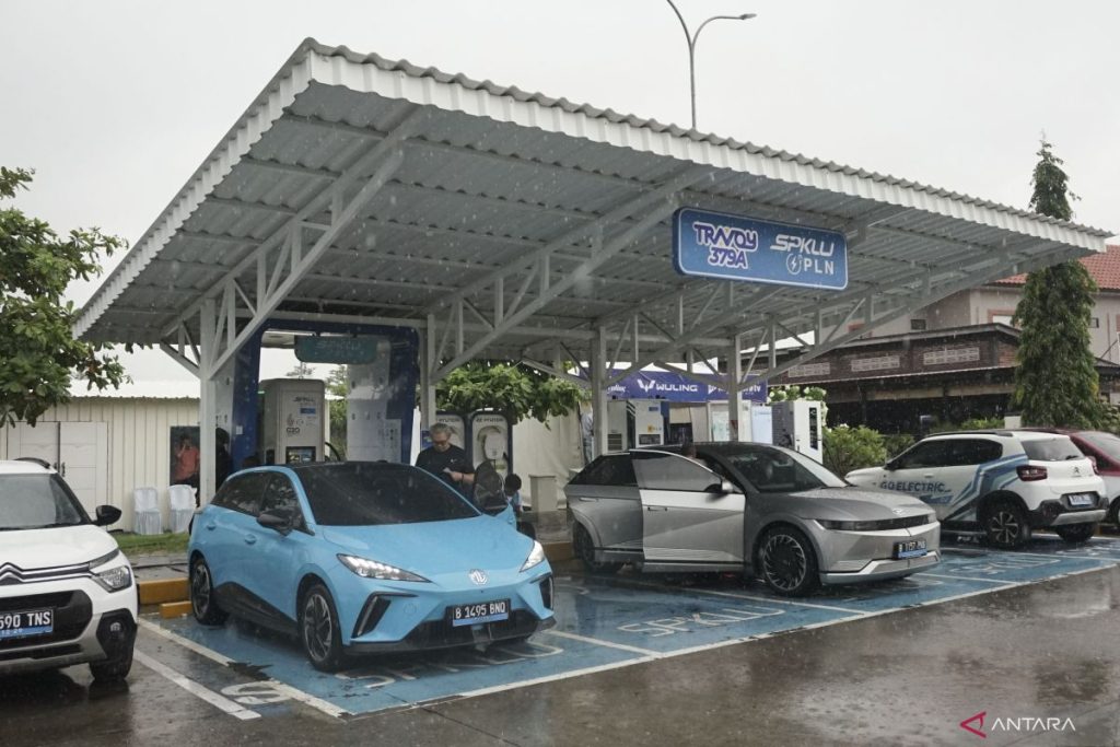 Industri Otomotif Indonesia Dan Persaingan Kendaraan Listrik