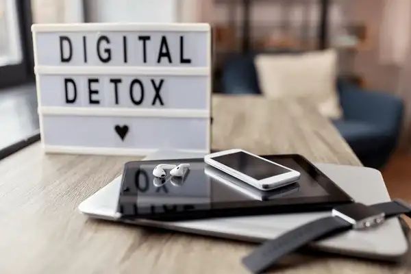 Digital Detox: Menyeimbangkan Kehidupan Dan Penggunaan HP