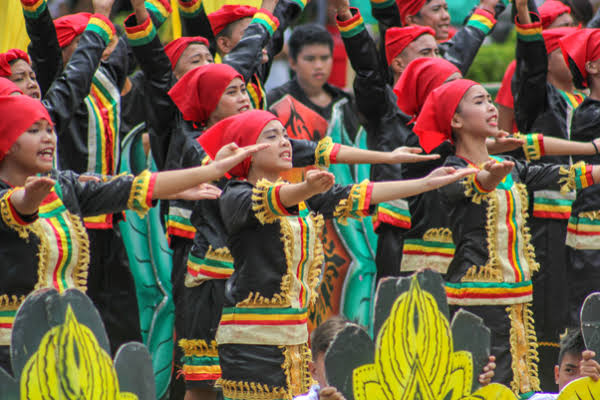 Filipina: Keindahan Alam, Budaya, Dan Kehidupan Masyarakatnya